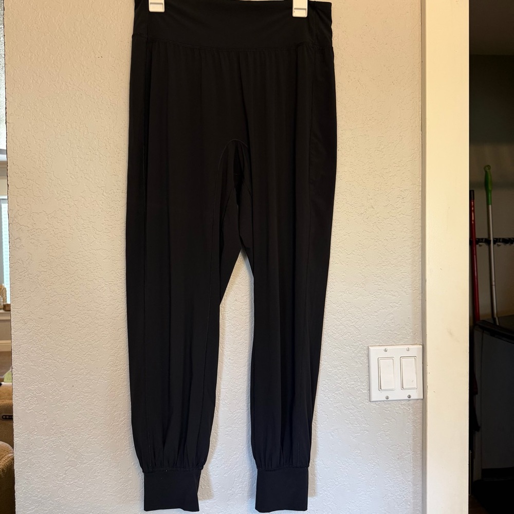 Lululemon Women’s Black &Go City Trek Jogger Size 8